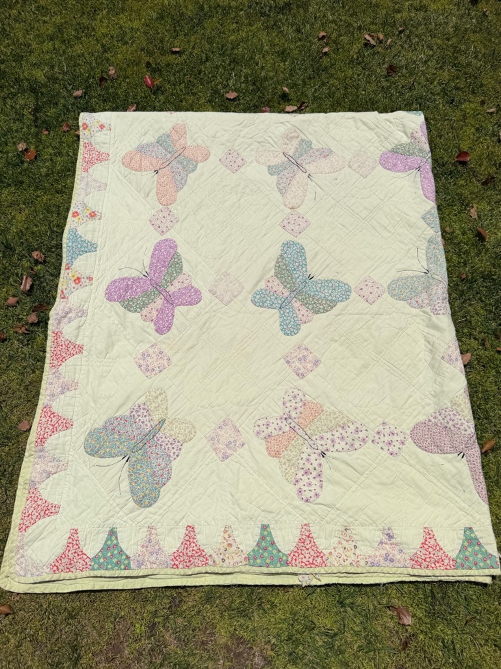VTG Butterfly Appliqué Quilt Pastel Patchwork Feedsack Hand Sewn 80x99 CUTTER